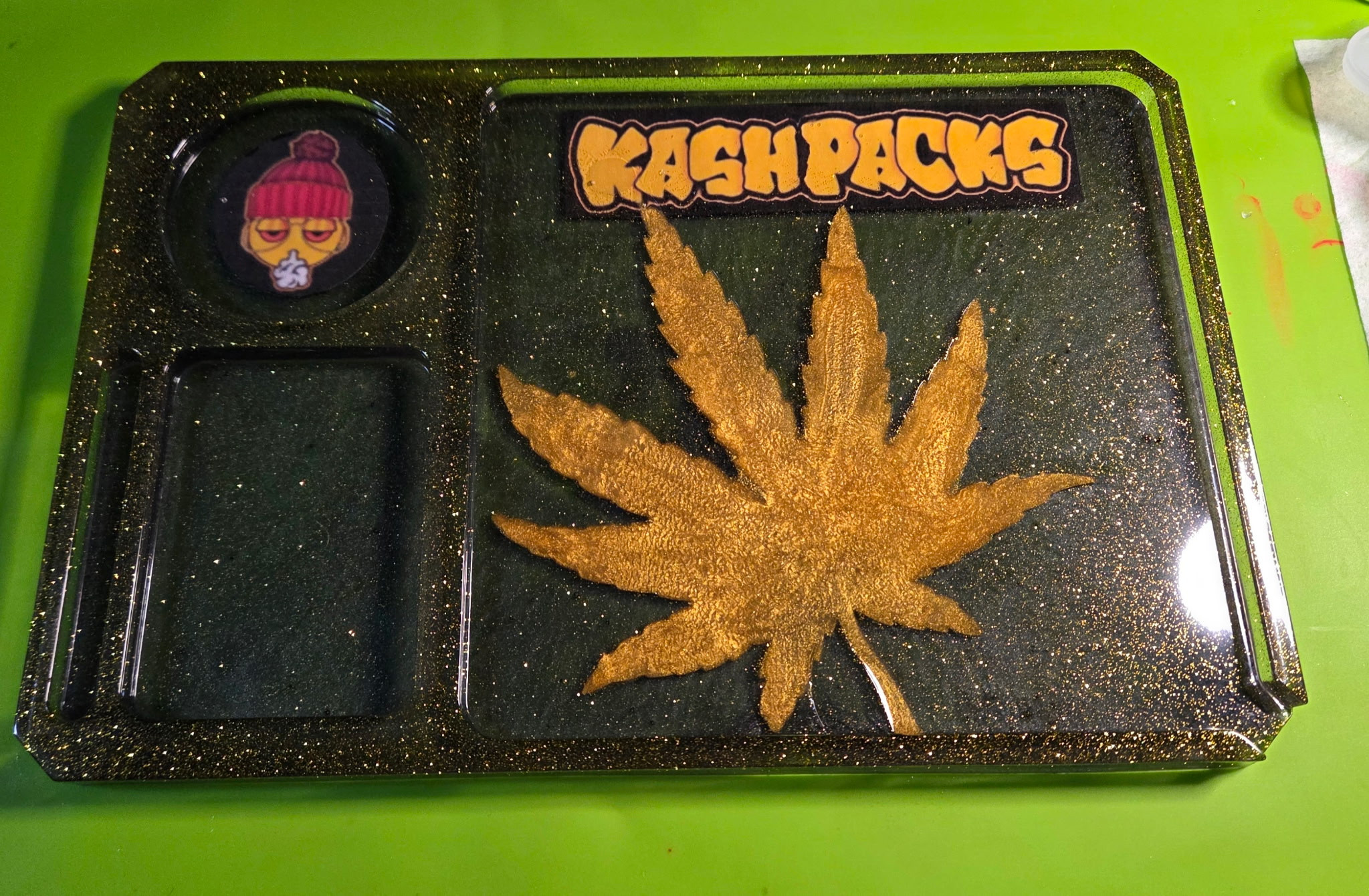 Kashpacks official rolling tray and Accessories